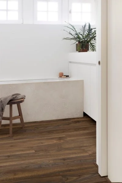 LVT-плитка Moduleo Roots Glue 0.55 English Walnut 20896BE в Волгограде