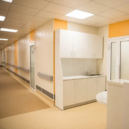 Коннелюрный односоставной плинтус Bonkeel Prof Серый (95х2700мм) в Волгограде