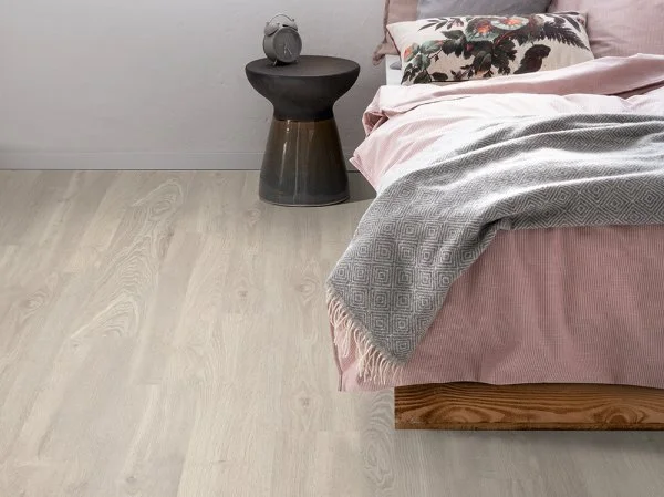 Ламинат Egger PRO 8/33 Дуб Кортон белый EPL051 в Волгограде