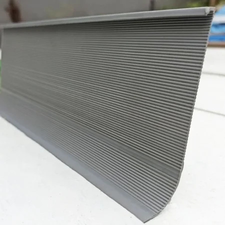 Коннелюрный односоставной плинтус Bonkeel Prof Серый (95х2700мм) в Волгограде